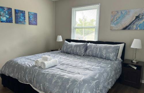 Bellwood 2 bed family house w 2 living areas Superhost - Photo 15