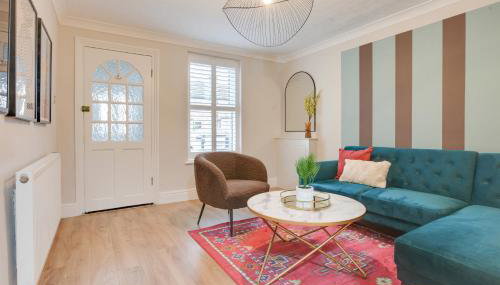 Ann’s Place - 2 Bed House Central Romford - Free Parking & Garden - Foto 2