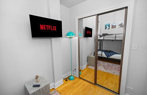 Modern 4BR Unit with Free Parking Near University of Illinois Chicago and Medical District - Foto 17