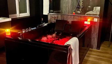 Suite romantique avec Balneo et jeux coquins - Foto 5