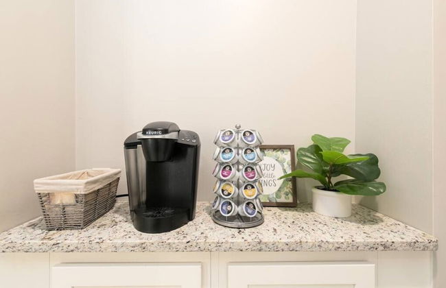 Cozy Family Home - Walk to MO Botanical Gardens - Photo 32