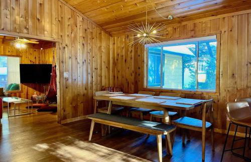 Serene and Magical Cabin w/Barrel Sauna and Fireplace - Foto 43