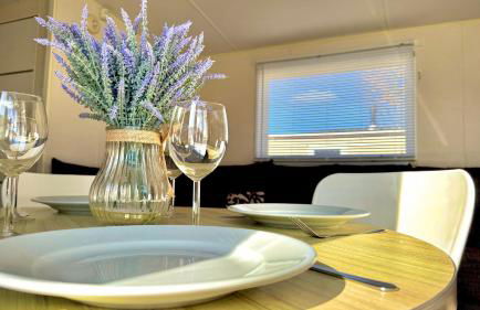 Marton Mere - 3 Bedroom Caravan- by Holiday Homes - Photo 27
