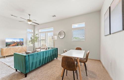 Spacious 2BR King Bed Suites Close to Downtown and Airport - Foto 15