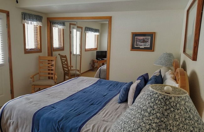 Cascade Three Bedroom Three Bath C03 - Photo 2