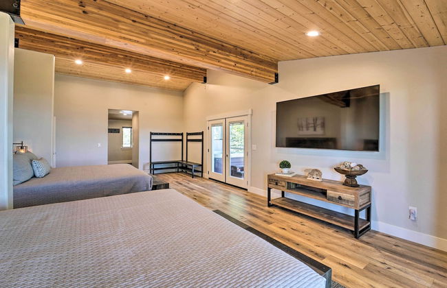 Hot Tub, Pool Table Luxe Reno Chalet with Mtn View! - Foto 19
