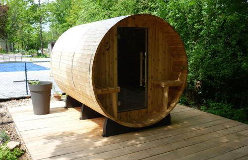 La Tour Hexagonale for 2 with shared pool - Foto 17