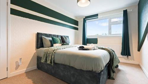 Stylish 4-Bed City Apartment, Sleeps 6, Ample Parking & Free Wi-Fi - Foto 3, towels