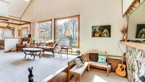 Love Lake Retreat with Hot Tub in New Richmond! - Foto 5