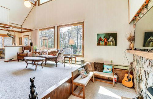 Love Lake Retreat with Hot Tub in New Richmond! - Foto 5