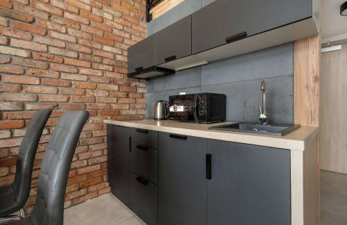 Elegant Studio with Air Conditioning Near the Airport in Wroclaw by Noclegi Renters - Foto 13