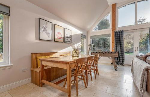 Scenic Oaklodge with wood burner - Photo 7