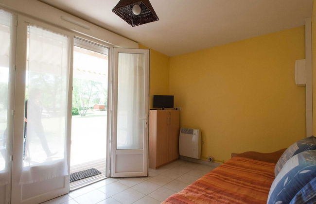 Cosy Cottage in Sauze-vaussais With Shared Pool - Photo 9