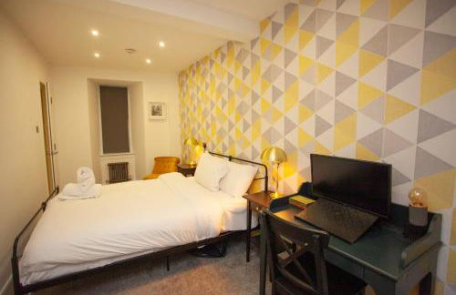 Beautiful 2 Bed Flat with a Private Terrace - Foto 12