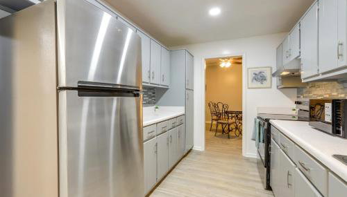 Artistic Escape in Fayetteville! Cozy Couples Apt - Foto 2