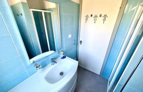 Villa Renata, bellissima villa con terrazzo vista mare e spiaggia inclusa - Foto 26