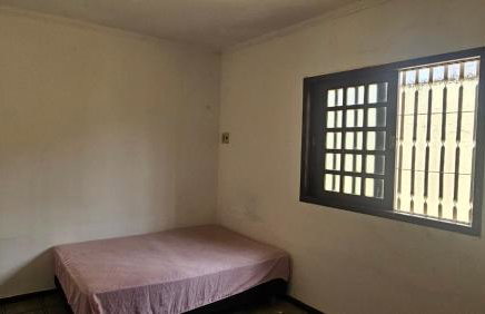 Quartos e suítes casa próximo as praias - Foto 2