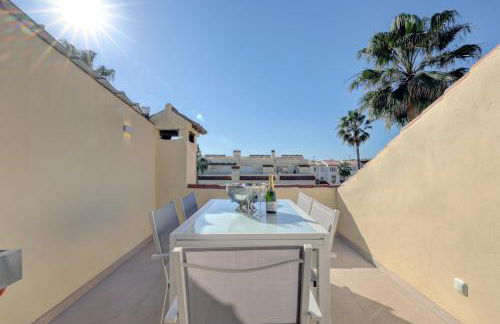 Luxury modern beachfront 3 bed gated community townhouse with pool, sun terrace, sea views close to all amenities - Photo 5