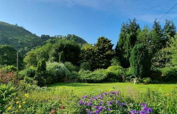 Modern and spacious 2 bedroom apartment with free parking - Photo 58