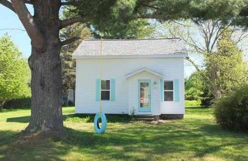 Beach Town Escape - Newly-Remodeled & Gorgeous! - Photo 1