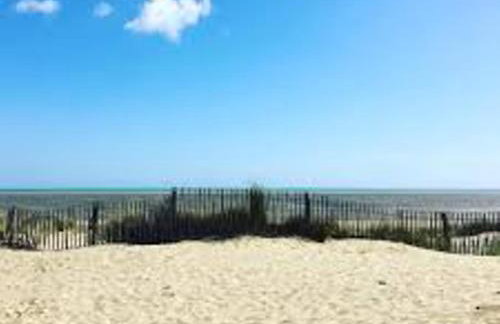 Fabulous Beach Front Holiday Location - Pass the Keys - Photo 15