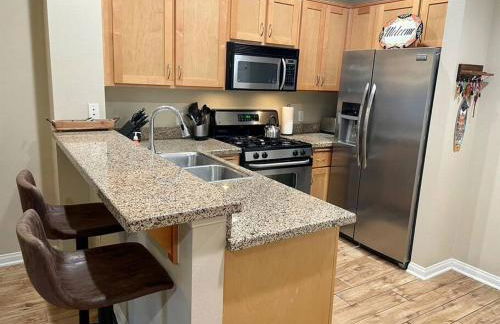 28 NIGHT MINIMUM in the Gaslamp Quarter by Petco Park, pool, jacuzzi, dogs ok - Foto 2