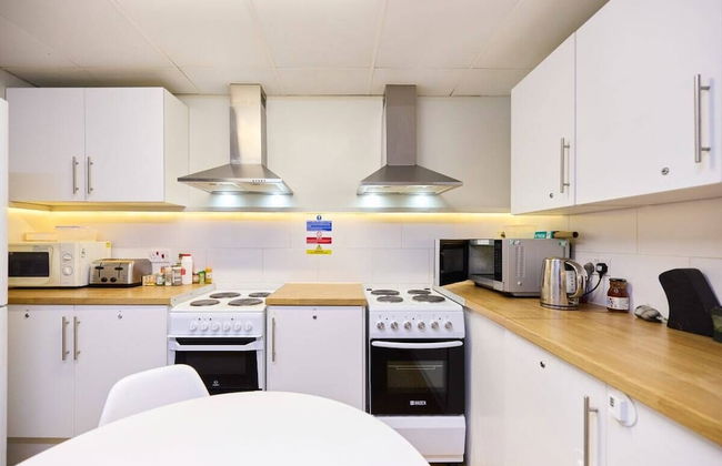 Classic Room 09 - Louise House Summer Youth Accommodation - Photo 8