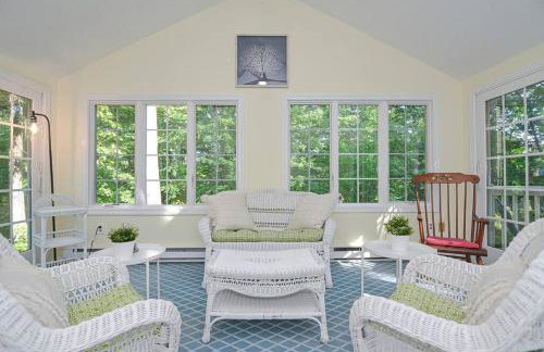 Master Bedroom with bath in a beautiful home - Foto 20
