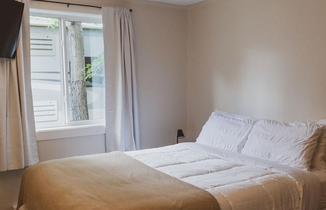 Barefoot Villas Cabin 2 Moose w/ Hot Tub - Photo 5