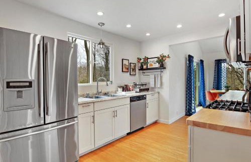 Rare Gem! Game Room, Hot Tub, Near Lake, Pet Ok - Foto 22