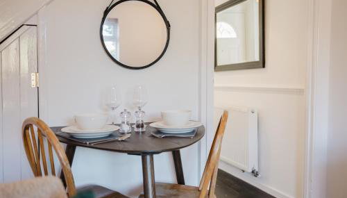 Corner House - Bright 2 Bed in Cheltenham - Foto 3