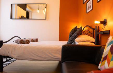 NEWLY Refurbed - Large Studio Apt With Private Parking - Foto 15