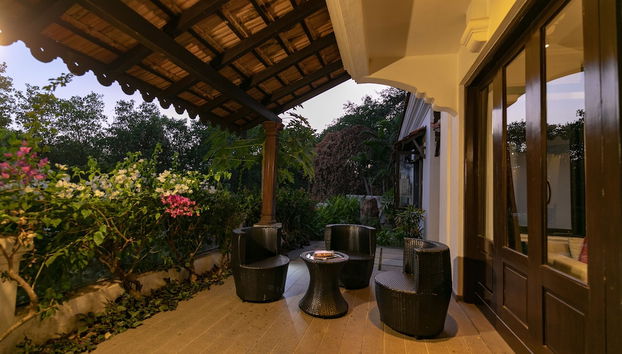 Coin salon dans le hall