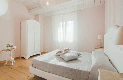 Chic Villa in Acqualagna with Hot Tub in Pool & Private Garden - Foto 10