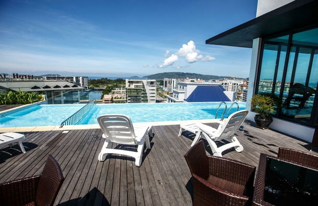 Marina Travellers Suite SKY Karamunsing - Photo 18