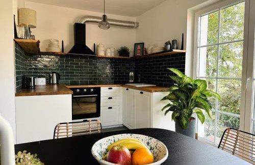 Stilvolles Haus mit Naturgarten & Weitblick - für Familien & Freunde - Foto 4