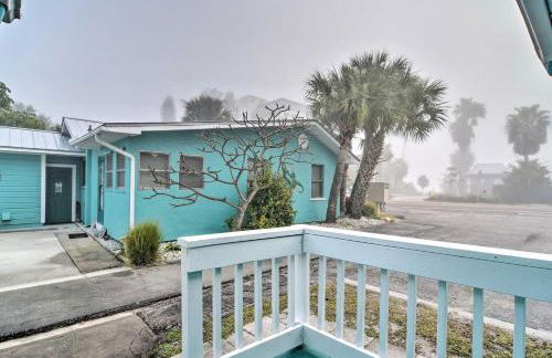 Sun-Soaked Coastal Hideaway - Steps to Beach! - Foto 26