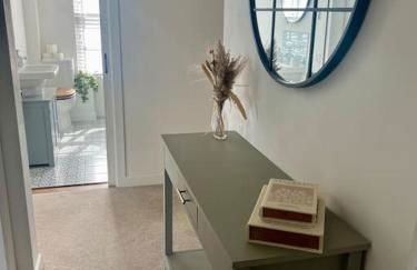 Corner House- hot tub and outdoor fireplace - Foto 35