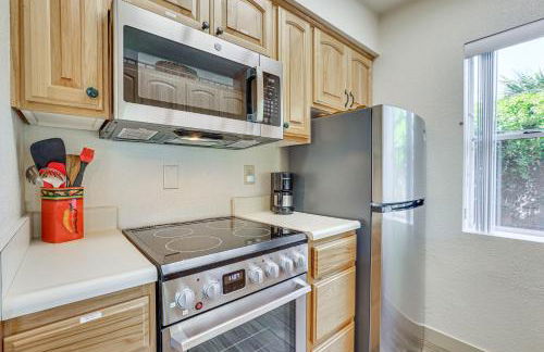 Patio and Pool Access Sunny Phoenix Casita! - Foto 3