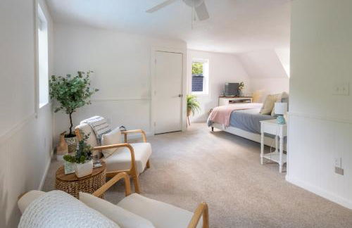 Pool and Screened Deck! Home 2 Mi to Mashpee Commons - Foto 24