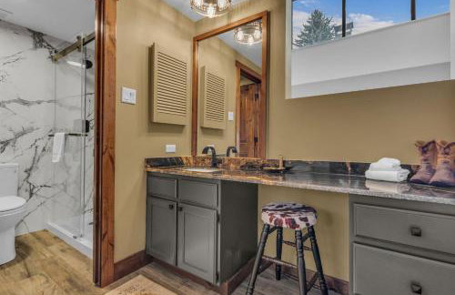 Park Ave Condo Pool Access Near Skiing - Photo 20