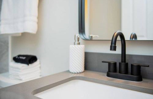 Modern Ranch near Downtown and Airport - Foto 14