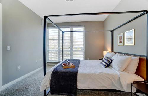 The Urban Oasis Garage Parking Walk-In Shower - Foto 39