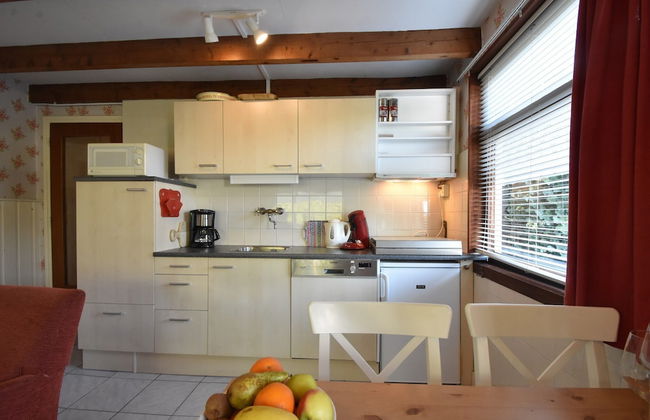 Pleasing Holiday Home in 't Zand near Dutch Coast - Photo 9