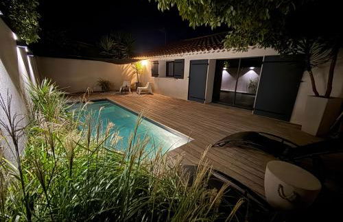 Un Petit Coin de Provence - Istres - Maison Contemporaine Avec Piscine Privée Chauffée, Entre Plages Et Provence, Borne 11 kW - Foto 13