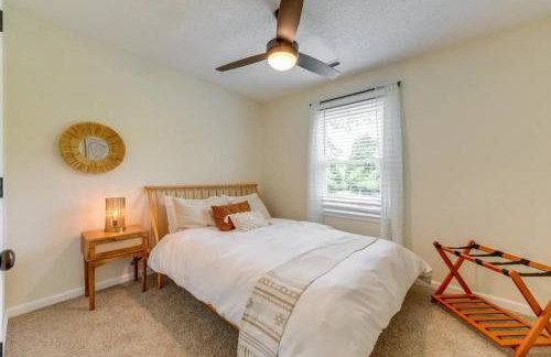 Pet-Friendly Mooresville Escape with Fenced Yard and Lake Access - Foto 10