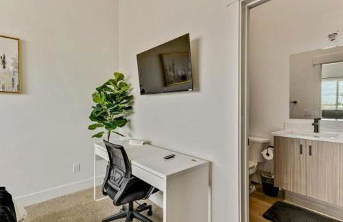 3 Min to DT - 2 Car Garage - Lux Townhome - King Bed - Foto 5