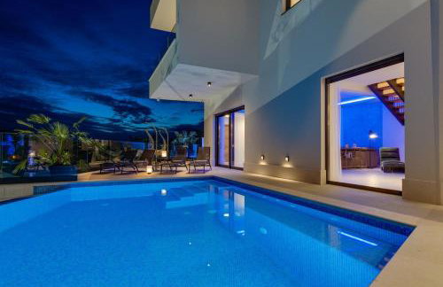 Villa Top Hill, heated infinity pool, Jacuzzi, Sauna, 5 en-suite bedrooms, a Media room - Foto 58