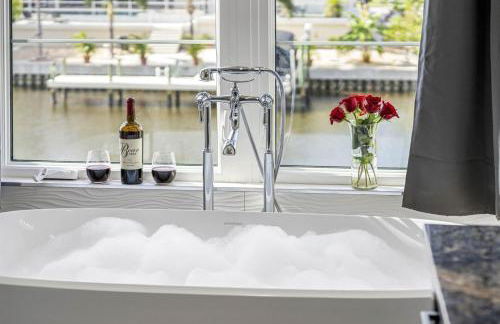 2 Million Villa Heated Pool w Luxury Spa 6BR & 6BR Waterfront by Canal - Foto 56