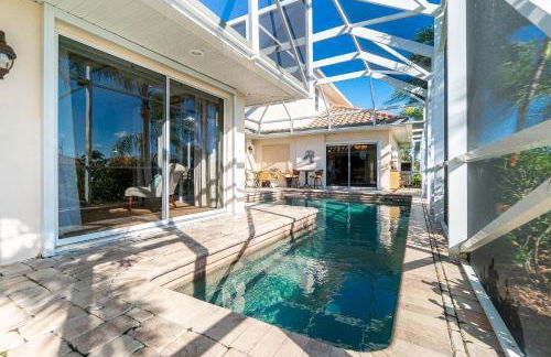 Villa Hibiscus-Waterfront-Free Heated Pool-Dock-Bikes-Other Amenities - Photo 13